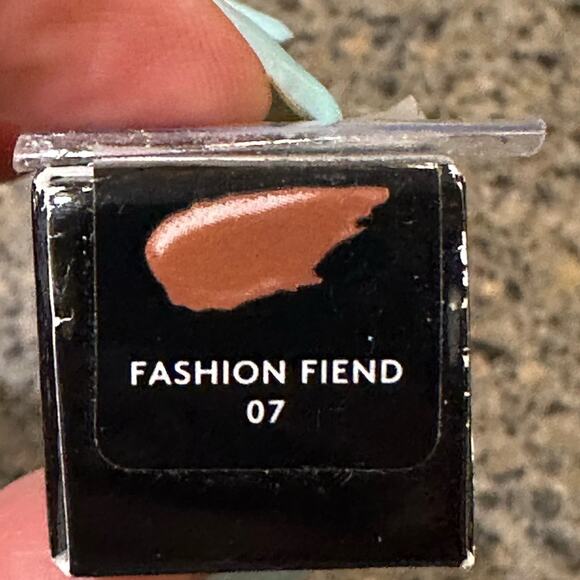 Fenty Beauty icon velvet liquid lipstick fashion fiend - Picture 2 of 4